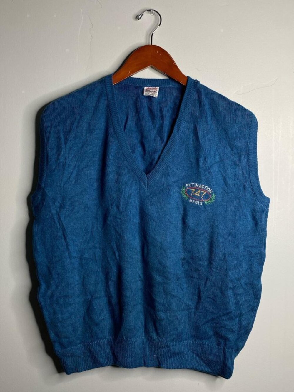 Vintage blue V-neck sweater vest a size large
